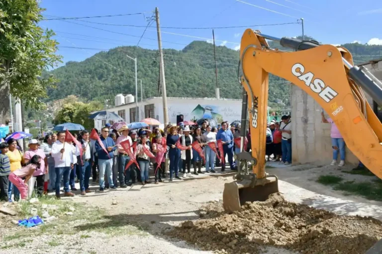 Inicia rehabilitación de drenaje y red de agua potable en la colonia 5 de Marzo