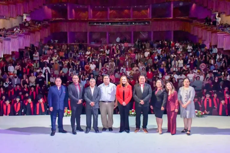 Fabiola Ricci acompaña la graduación de la Generación 2020–2026 de la Primaria “Ángel Albino Corzo Castillejos”