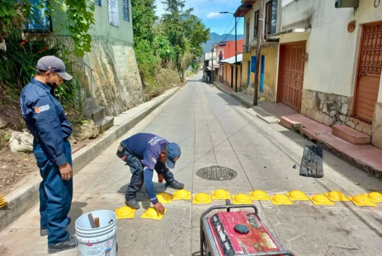 Colocan nuevos reductores de velocidad en La Garita