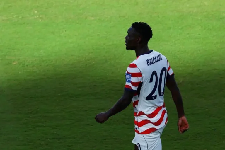 UEFA estalla contra la FIFA por habilitación de Folarin Balogun con Estados Unidos